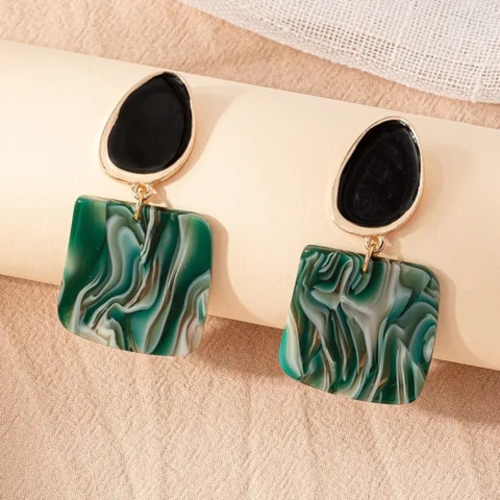 Elegant Black and Green Dangle Earrings
